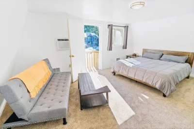 White Pass Wonder - Hot Tub, Wifi, Wood Stove Hotels near La Wis Wis Campground
