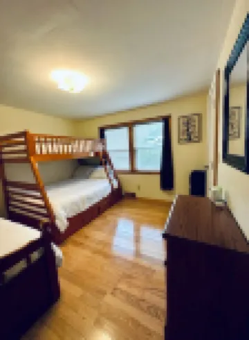 Spacious, secluded cabin