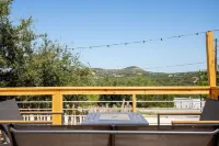 Heated Cowboy Pool, King Suite, Firepit, Views & Prime Location - Canyon Lake