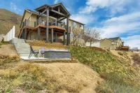 Ski Retreat with Hot Tub & 360 Views of SLC from 5bd 4ba in Draper, 100% 5 Stars