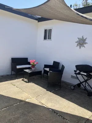 Seaside Get Away Safeway附近的飯店