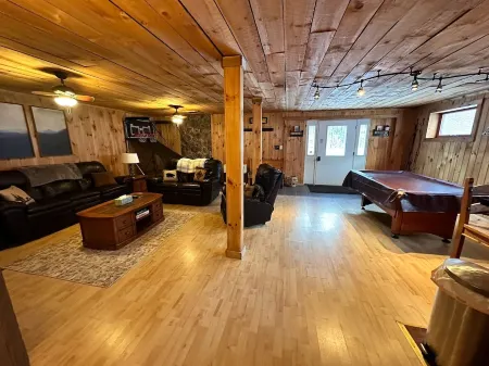 Nature’s Nest located in the heart of Wilmington, 5 minutes from Whiteface Mt Отели в г. Уилмингтон
