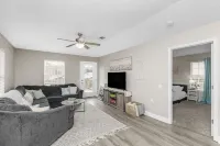 Cozy Hideaway! Spacious and Centrally Located. Pet Friendly!