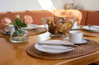 Cozy rustic Nurdachhaus Am Yachthafen, particularly suitable for dogs. Hotels in Harlesiel