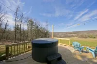 Large Glamper w/ Hot Tub and full bathroom-sleep 6