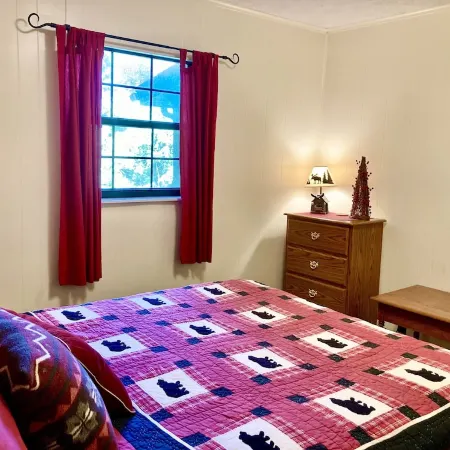 Cozy Cottage near National Park w/ Awesome Mountain Views! Extremely clean!