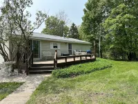 Cozy Place w/Rustic Bunk house ORV Trail at end of driveway Sleeps 8-10 Hotels in Hulbert Township