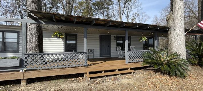 Experience life on the Alabama River! Pet-Friendly! 3BD/2BA Hotels in Autauga County