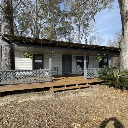 Experience life on the Alabama River! Pet-Friendly! 3BD/2BA
