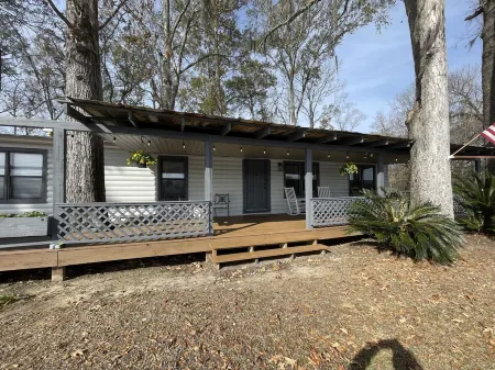 Experience life on the Alabama River! Pet-Friendly! 3BD/2BA