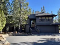 4 mstr ste, 4 1/2 bth, SLEEPS 12, SUPER CLEAN, 3770 sf, 10 SHARC pass, Hot Tub