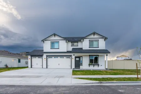 Gorgeous modern farmhouse in Tri Cities, WA