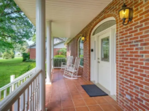 Modern Home in the Heart of Murphy, Hi-Tech Massage Chair, Jetted Tub, KING Bd! Hotels in Murphy