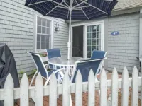 Cape Cod Cottage steps from Private Beach Hotels in Mashpee