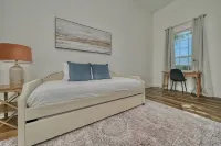 Brand New, Beautifully Appointed, Country Cottage!
