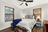 Blue Door Cottage Family Game Room - Family Friendly!