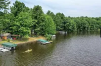 Lakefront 5 Bedroom Cabin on Mead Lake