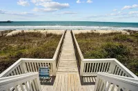 Heated Pool / Beachfront / Private Hot Tub / Elevator / Linens Included