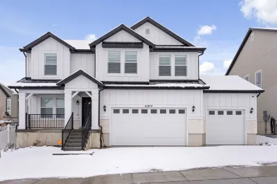 Newly Built Home in Herriman Hotel in zona RSL Practice Field