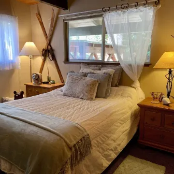 Nature Lover's Paradise: Luxurious The Shire - Cubs Crossing Chalet in Sierras