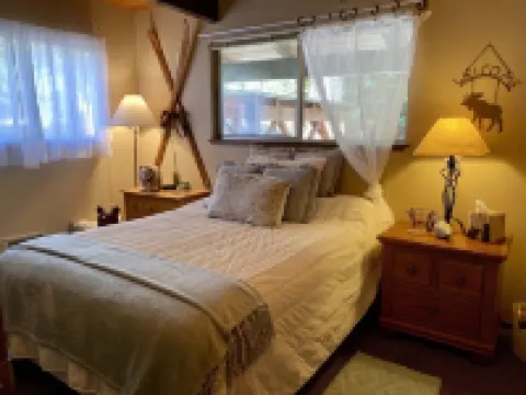 Nature Lover's Paradise: Luxurious The Shire - Cubs Crossing Chalet in Sierras