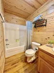 BURNT MALLOW - Couples Cabin - Minutes from Hochatown - Hot Tub - Pet Friendly