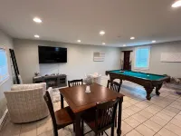 Cozy cottage that allows for pets, the experience of outdoors, and the big city!