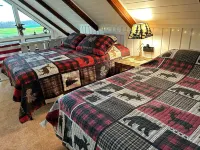 Cozy Indian Lake Chalet on Golf Course w/ Arcade Game Room. Close to flight 93