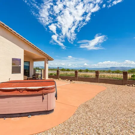 Beautiful Benson Getaway with Hot Tub