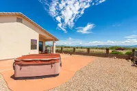 Beautiful Benson Getaway with Hot Tub