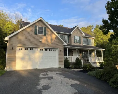 Secluded Warwick Retreat on 3 Acres Next to Winery- 1 Hr from NYC! Hotels in Warwick