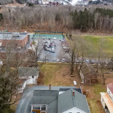 Beautifully Restored 6BR in the heart of Windham