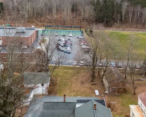 Beautifully Restored 6BR in the heart of Windham Hotels in Windham