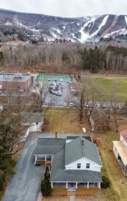 Beautifully Restored 6BR in the heart of Windham