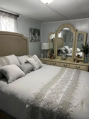 “LOTS OF FUN LAKE HOUSE” in WHITE OAK SHORES!!! Hotels near Sardis Freewill Baptist Church