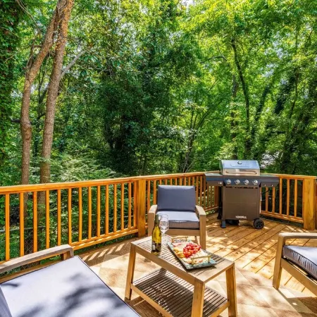 Charming 5bd - BBQ - Deck- 4mins Duke University