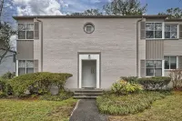 Relaxing Jackson Townhouse Hotels near U.S. Army Basic Combat Training Museum