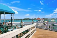 ~ Beachfront ~ Yes, That's Your View! ~ End of Summer Specials ~