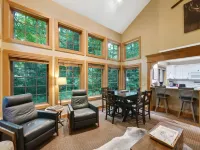 Boyne Mountain Disciples Ridge Ski in/Ski out Lodge, 5 BD/4BA - Sleeps up to 20