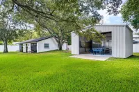 Luxury Villa with Heated Saltwater Pool & Spa, Mini Golf, BBQ, 5 Mins to Beach Hotels near Walsingham Commons