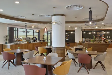 Hampton by Hilton Sharma Neom Community 1 Отели в г. Duba