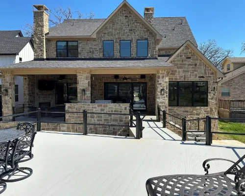 New Lake Paradise! 4 bdrm 3.5 ba house w/ lift, deck, grill, sauna, smart, media Hotels in Tool