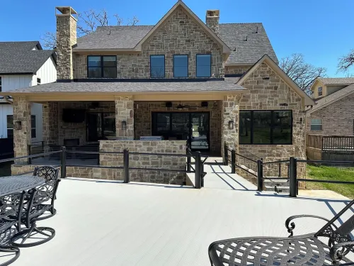 New Lake Paradise! 4 bdrm 3.5 ba house w/ lift, deck, grill, sauna, smart, media