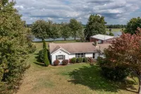 Cozy Volant Ranch With Lakeview