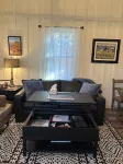 Downtown Cozy Cottage, two blocks from downtown and new!