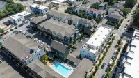 3 Story 2Br-2.5BA Townhouse w/Terrace/Pool Downtown ATL
