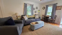 Charming Bungalow in Downtown Andrews I Explore-Shop-Eat
