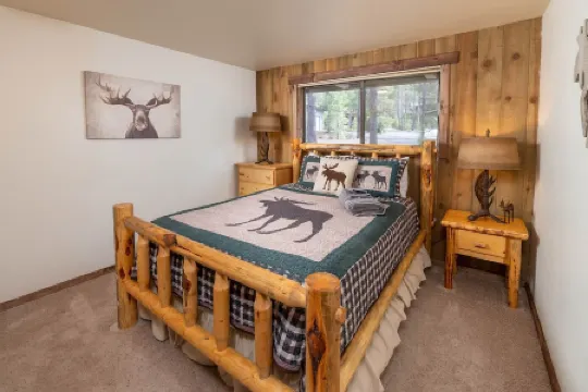 Newly Renovated & Listed! Across from SHARC & Walk to Village! 10 SHARC PASSES