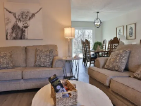 Golden Springs Stepless Rancher with GAMEROOM! Hotels in Anniston