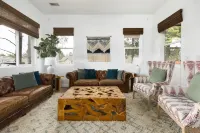 Mountain View with Hot Tub/AC nestled in the pines